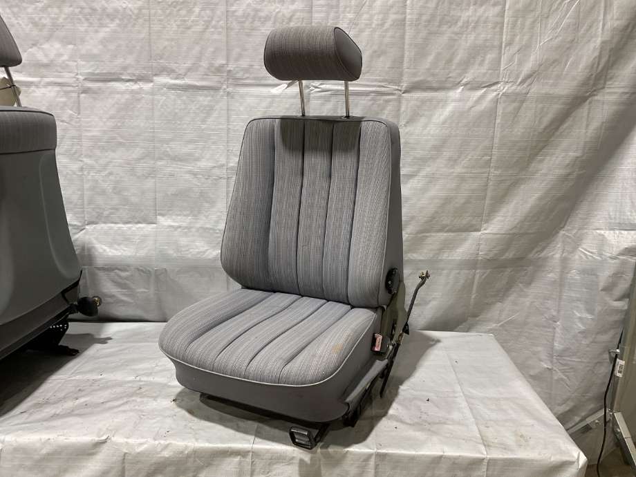 Sete foran høyre til Mercedes 124, 1986-1995 (W124) (W124) (MERCEDES|)