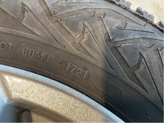 Hjulsett aluminium vinter til Peugeot Expert 2016-->> (Type III)  (PEUGEOT|UKE 17 ÅR 2021|215/65R16C 109/107R|5X108 ET 40 NAV 65)
