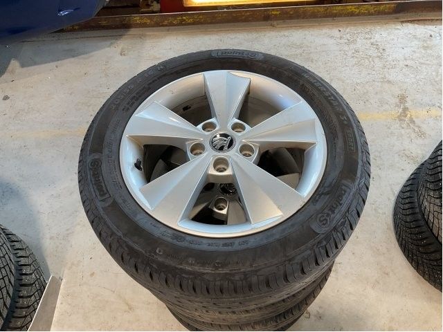 Hjulsett aluminium sommer til Škoda Octavia 2013-2016 (Type III, Fase 1) (SKODA|5X112 ET46 NAV 57|205/55R16 91H|UKE 41 ÅR 2019)