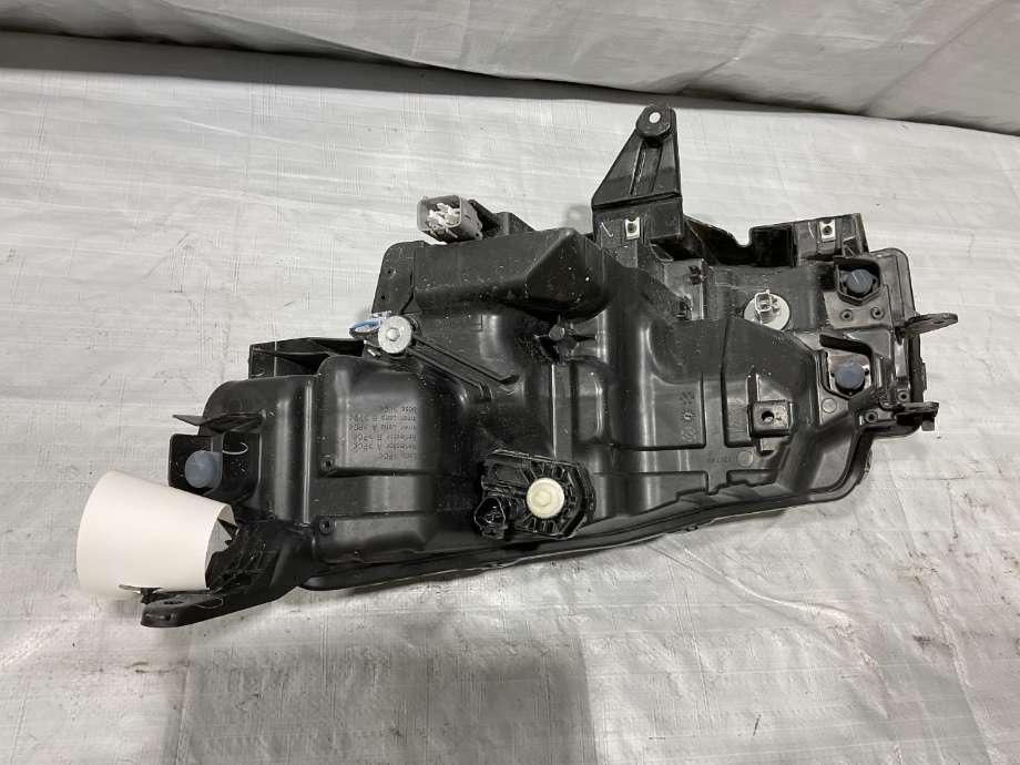 Frontlykt høyre halogen til Suzuki Vitara 2015-->> (Type IV)  (SUZUKI|35120-74S00-000|)