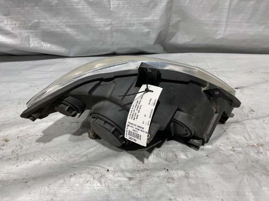 Frontlykt venstre halogen til Mercedes Vito/Viano 2010-2014 (Fase 2) (W639) (W639) (MERCEDES|A 639 820 28 61|)
