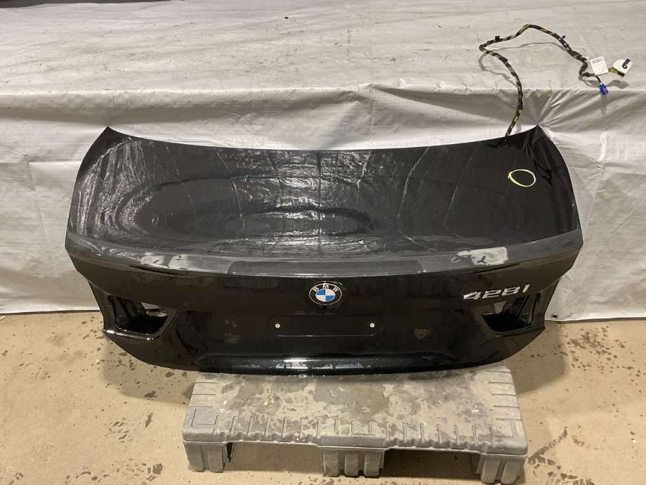 Bakluke sedan til BMW 4-Serie 2013-2020 (F32/F33/F36) (F32/F33/F36) (BMW|41 00 7 381 193|)