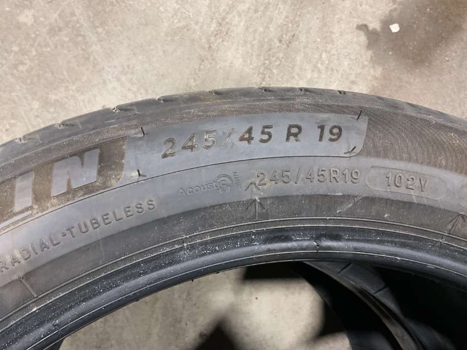 Dekk til Polestar 2 2020-->>  (POLESTAR|245/45 R19 102V XL A|)