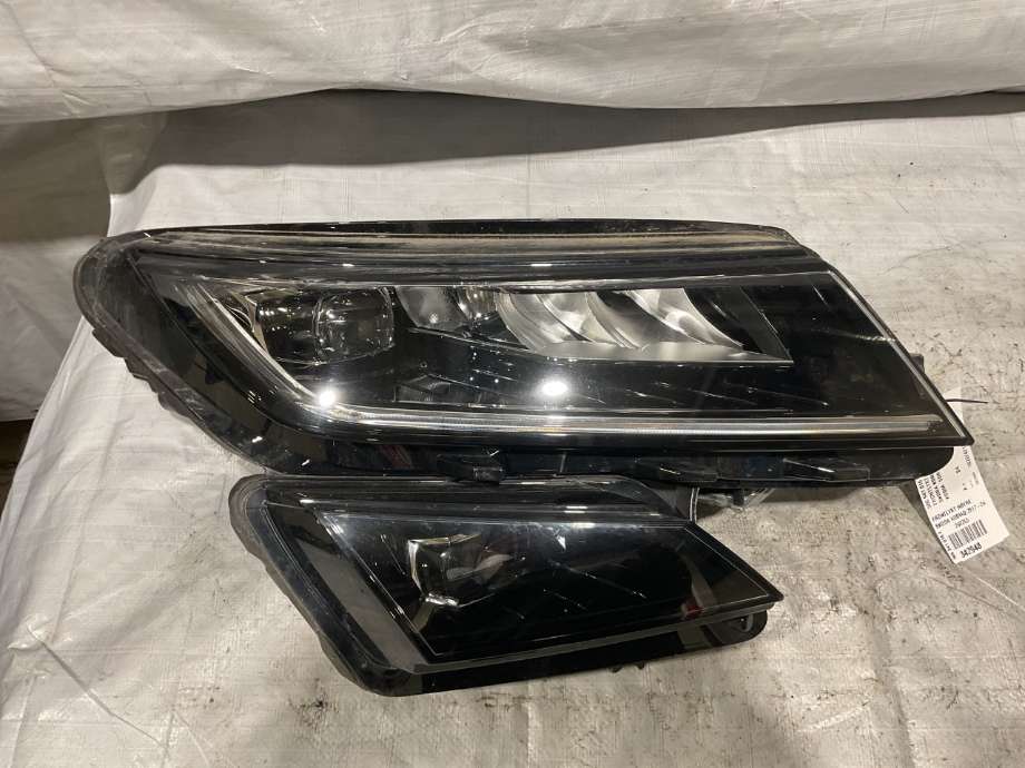 Frontlykt høyre halogen til Škoda Kodiaq 2017-->> (SKODA|566 941 016 E|)