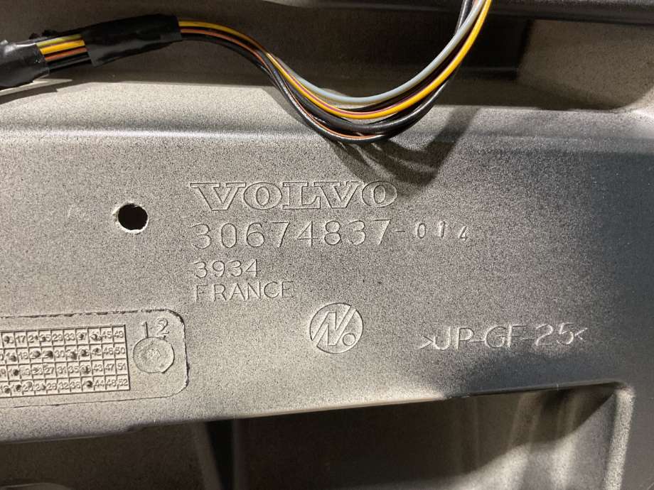 Bakluke til Volvo V70 2007-2013 (Type III, Fase 1)  (VOLVO|39807945|)