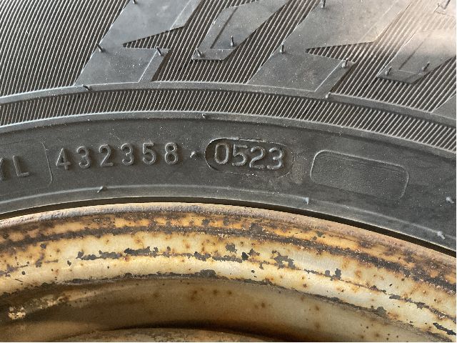 Hjulsett stål vinter til VW Transporter / Caravelle 2009-2015 (Fase 2) (T5) (T5) (VOLKSWAGEN|7HO G01 027D|215/65R16 109/107R|1;5X120 ET51 NAV65)