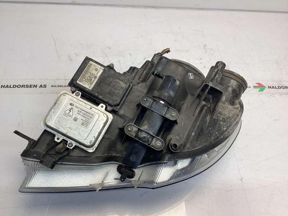 Frontlykt høyre halogen til Škoda Superb 2008-2015 (Type II)  (SKODA|3T1 941 018 E|)