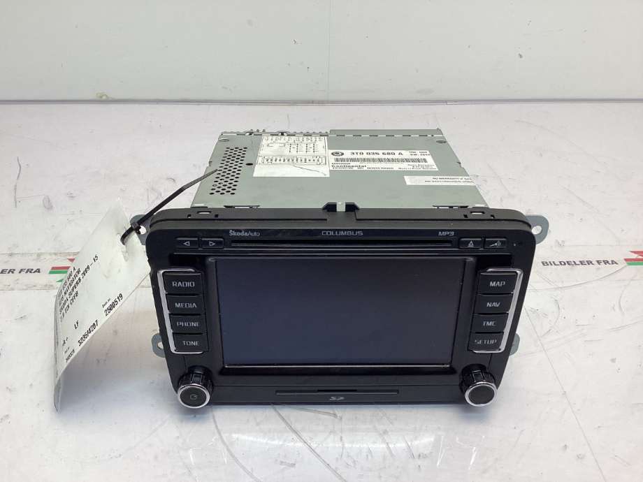 Bilstereo navigasjon til Škoda Superb, 2008-2015 (Type II)  (SKODA|3T0 035 680 A)