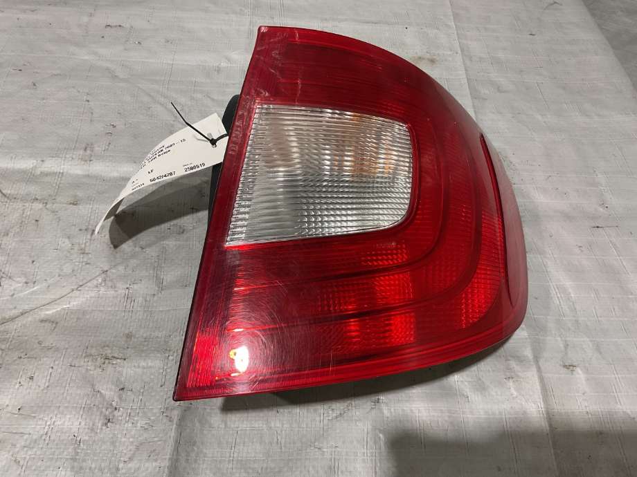 Baklykt høyre til Škoda Superb, 2008-2015 (Type II)  (SKODA|3T9 945 112)