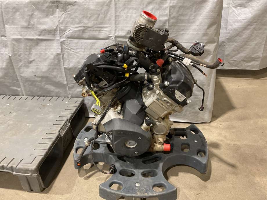 Motor bensin til ATV ATV diverse merker 0-->>  (BRP CAN-AM OUTLANDER 650 6X6|420685253|6X6|OUTLANDER)