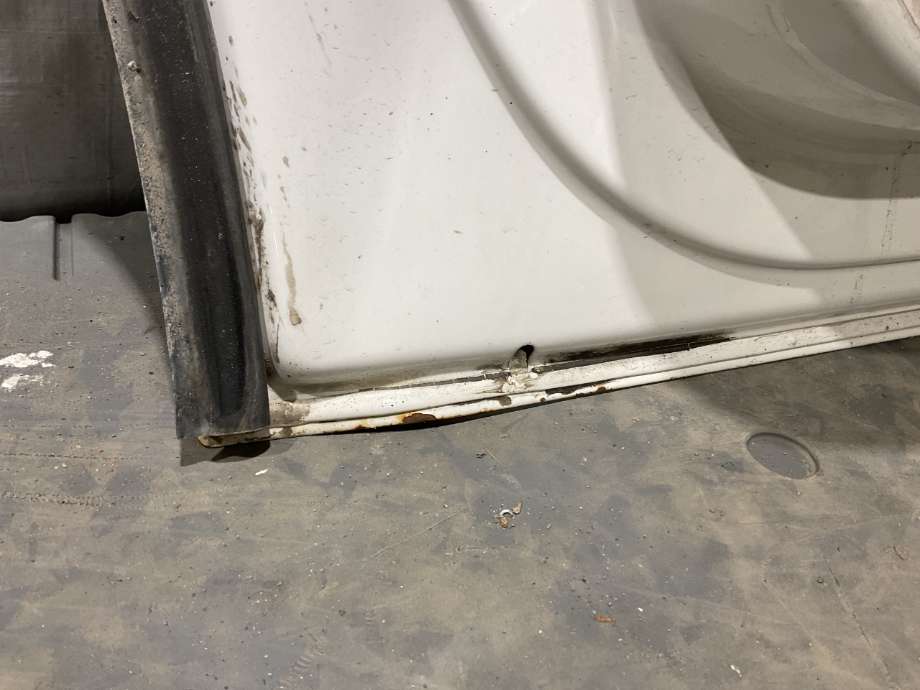 Dør høyre foran til VW Transporter / Caravelle 2009-2015 (Fase 2) (T5) (T5) (VOLKSWAGEN|7LA 831 056|)