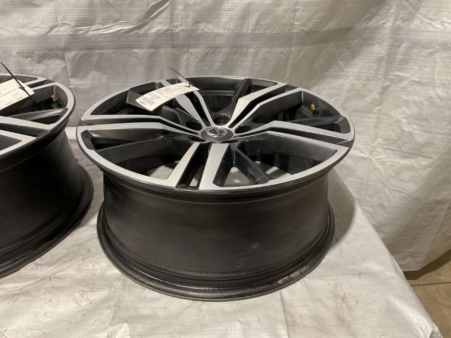 Felg aluminium til Volvo V60 / V60 CC 2018-->> (Type II) (VOLVO|32143050||1 STK ALU FELG)