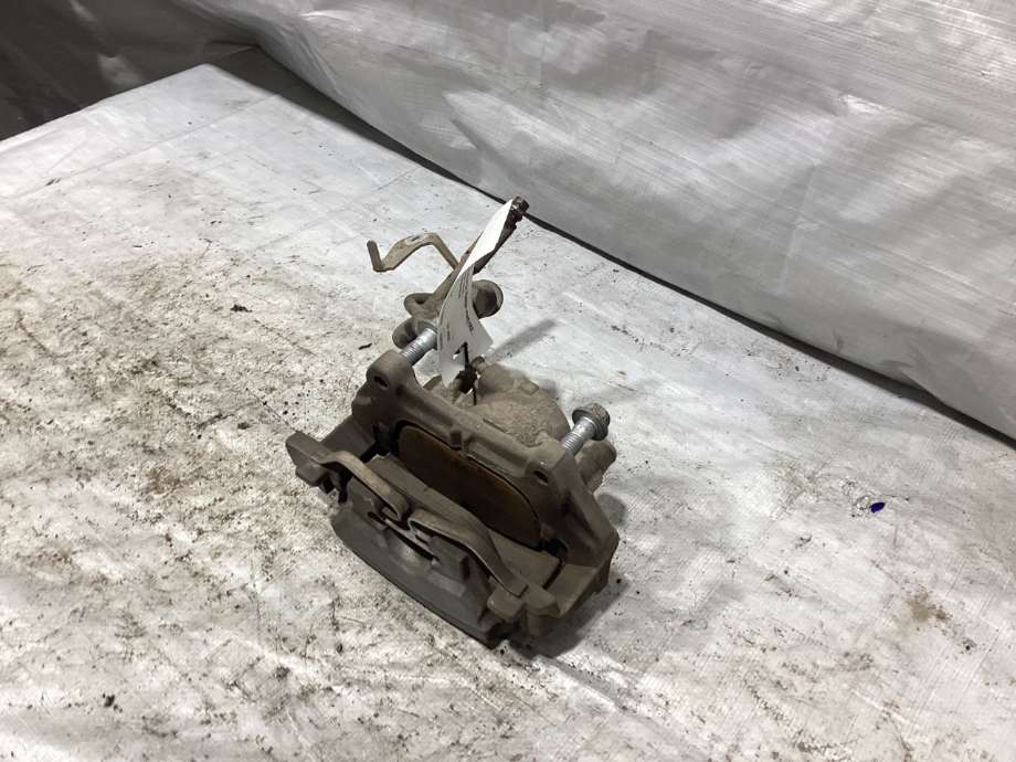 Bremsecaliper venstre foran til Volvo V60 / V60 CC 2018-->> (Type II)  (VOLVO|36003279|)