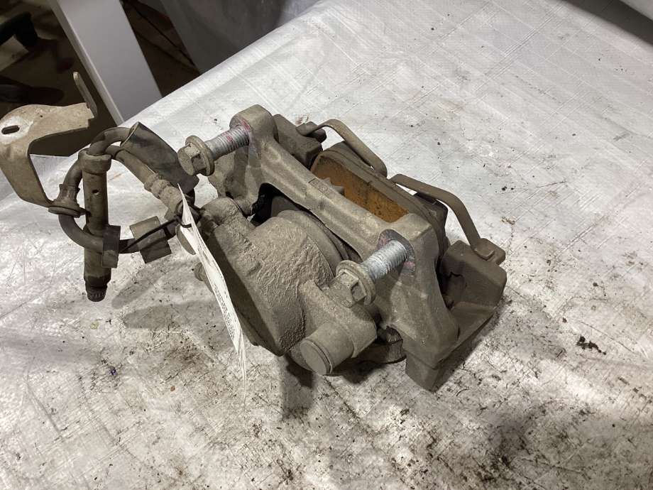 Bremsecaliper høyre foran til Volvo V60 / V60 CC 2018-->> (Type II) (VOLVO|36003280|)