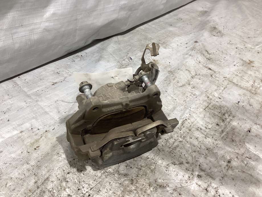 Bremsecaliper høyre foran til Volvo V60 / V60 CC 2018-->> (Type II) (VOLVO|36003280|)