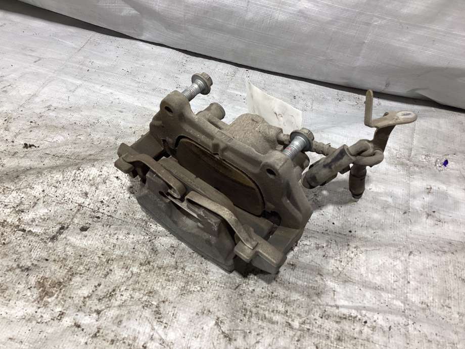 Bremsecaliper høyre foran til Volvo V60 / V60 CC 2018-->> (Type II) (VOLVO|36003280|)