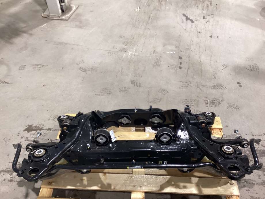 Travers bak til Volvo V60 / V60 CC 2018-->> (Type II) (VOLVO|32268548|)