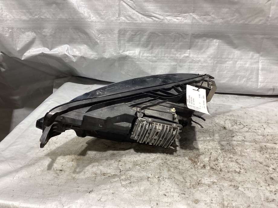 Frontlykt høyre halogen til Volvo V60 / V60 CC 2018-->> (Type II)  (VOLVO|31656888|)