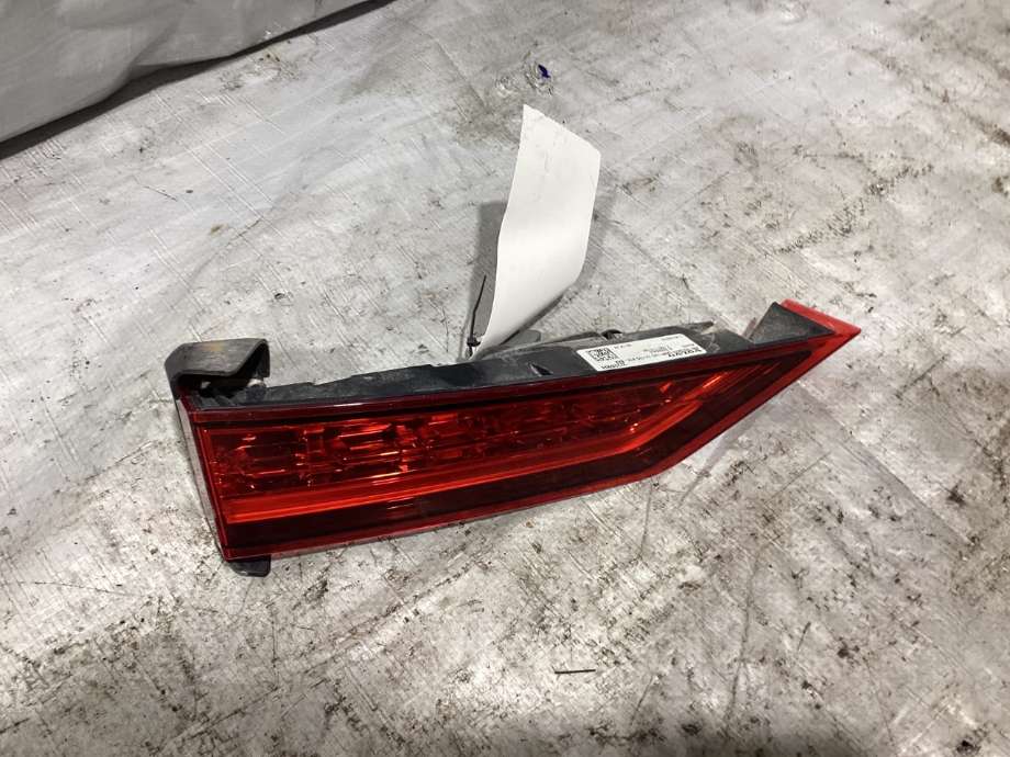 Baklykt venstre indre til Volvo V60 / V60 CC 2018-->> (Type II) (VOLVO|32228904|)