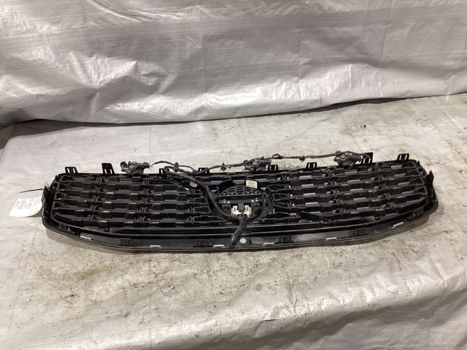 Grill til Volvo V60 / V60 CC 2018-->> (Type II) (VOLVO|32132221|)