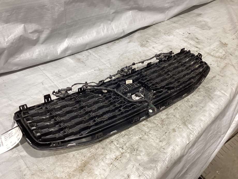 Grill til Volvo V60 / V60 CC 2018-->> (Type II) (VOLVO|32132221|)