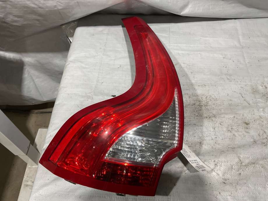 Baklykt venstre til Volvo XC60, 2008-2013 (Type I, Fase 1)  (VOLVO|31290683)