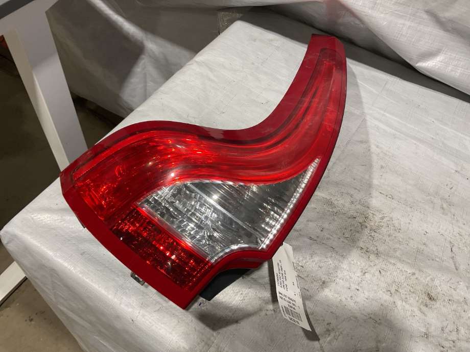 Baklykt venstre til Volvo XC60 2008-2013 (Type I, Fase 1)  (VOLVO|31290683|)