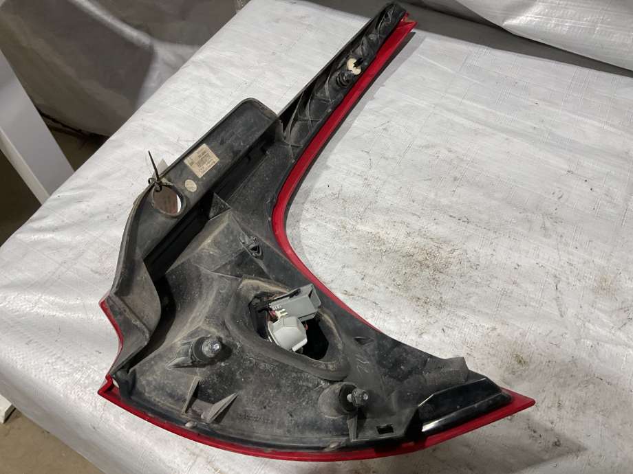 Baklykt venstre til Volvo XC60 2008-2013 (Type I, Fase 1)  (VOLVO|31290683|)