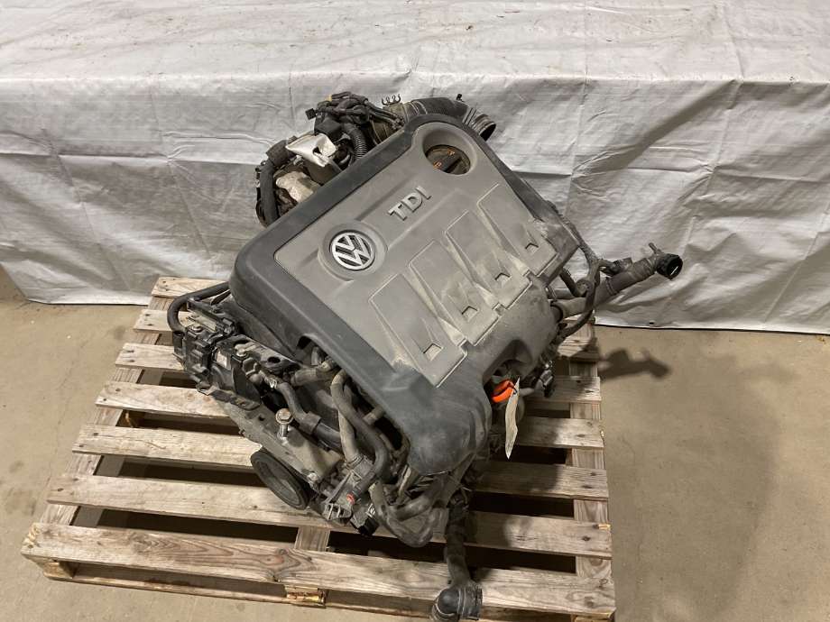 Motor diesel til VW Golf VI 2008-2012  (VOLKSWAGEN|03L 100 090 R|0 TDI CFFB;2|)