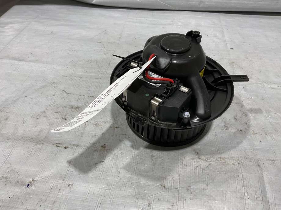 Varmeapparat motor til VW Golf VI, 2008-2012 (VOLKSWAGEN|1K1 820 015 L)