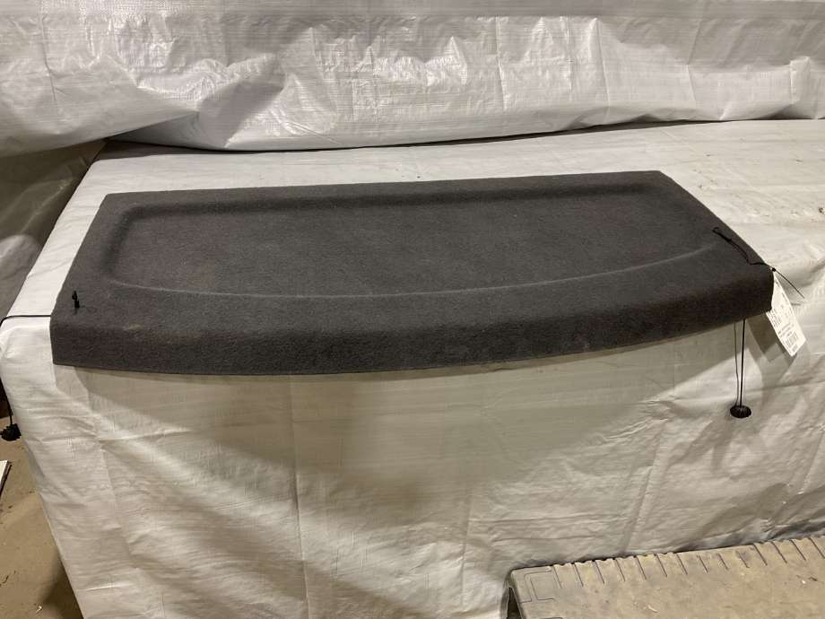 Hattehylle til VW Golf VI, 2008-2012 (VOLKSWAGEN|1K6 867 769 E)