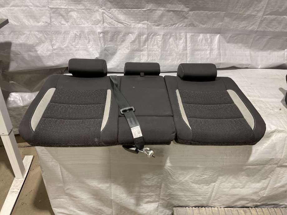 Sete bak til VW Golf VI 2008-2012  (VOLKSWAGEN|)