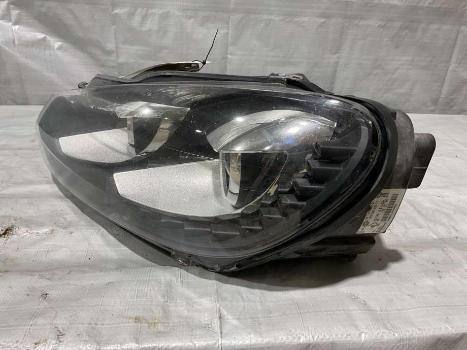Frontlykt venstre halogen til VW Golf VI 2008-2012  (VOLKSWAGEN|5K1 941 753 E|)