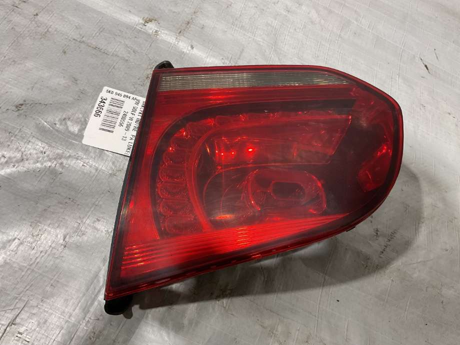 Baklykt høyre indre til VW Golf VI 2008-2012  (VOLKSWAGEN|5K0 945 094 AF|)