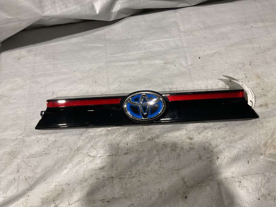 Diverse deler til Toyota Yaris Cross (SUV) 2021-->>  (TOYOTA|768010D760|)