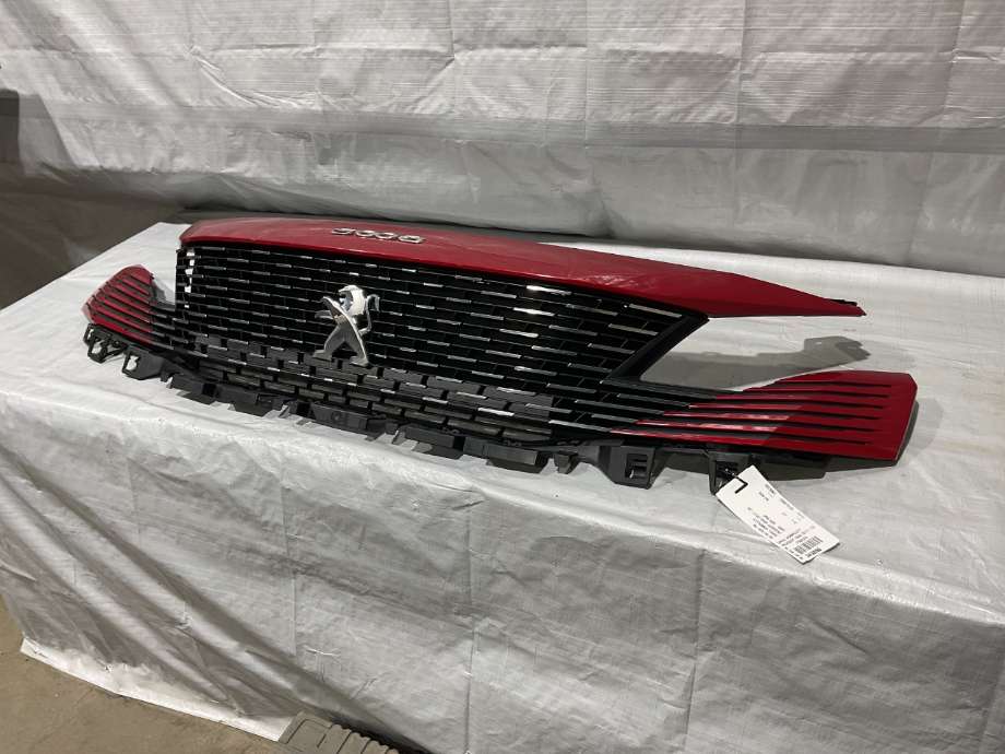Grill til Peugeot 5008 2017-->> (Type II) (PEUGEOT|98 367 693 TN|)