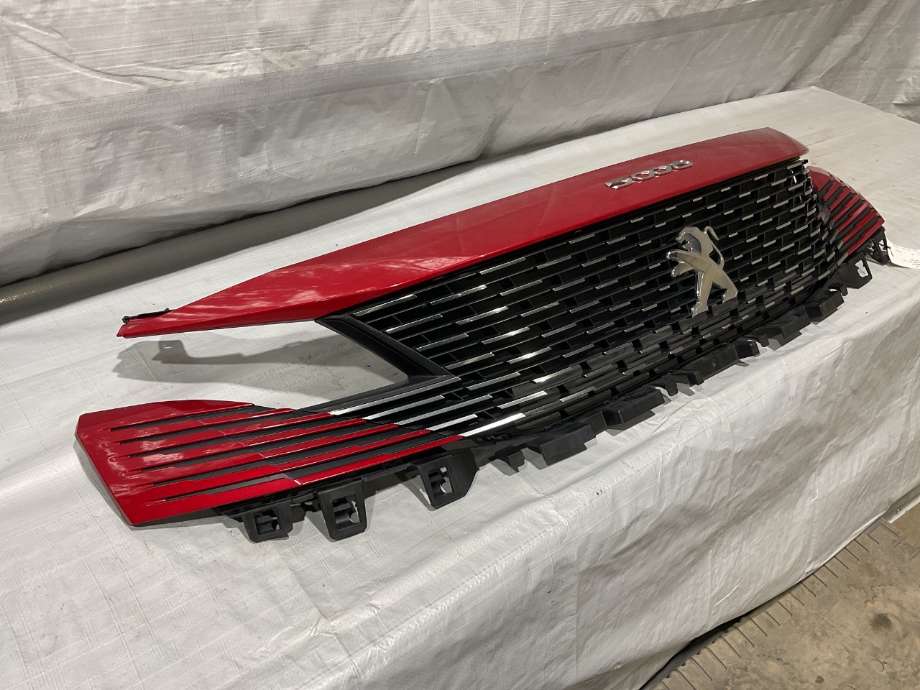 Grill til Peugeot 5008 2017-->> (Type II) (PEUGEOT|98 367 693 TN|)