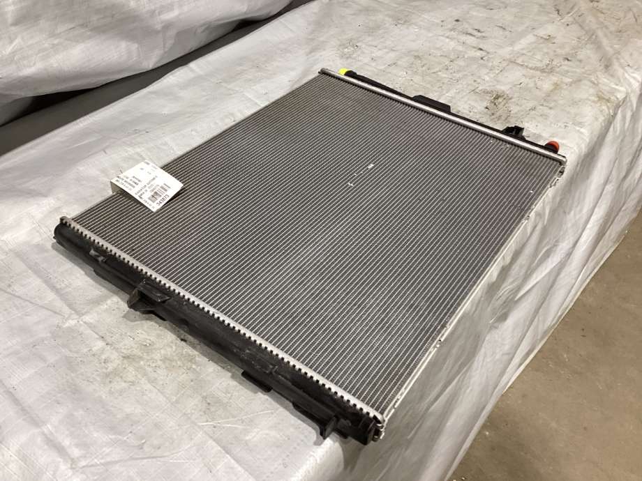Radiator (automat gir) til BMW iX 2021-->> (I20) (I20) (BMW|17 11 9 452 580|)