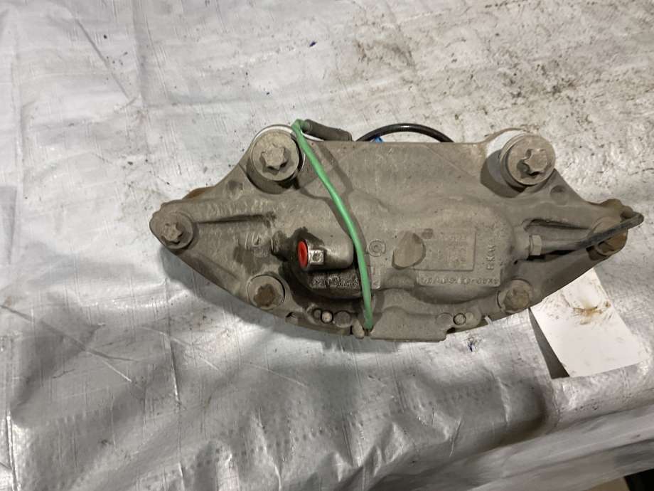 Bremsecaliper venstre foran til BMW iX 2021-->> (I20) (I20) (BMW|34 11 6 891 275|)