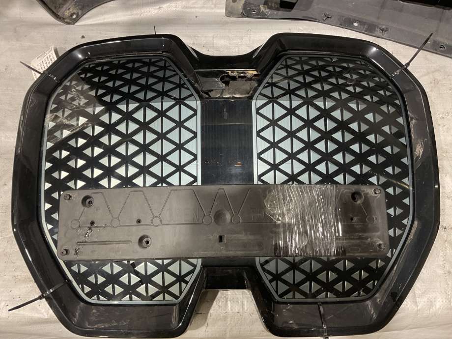 Grill til BMW iX 2021-->> (I20) (I20) (BMW|51 11 5 A32 787|51 13 9 464 477|)