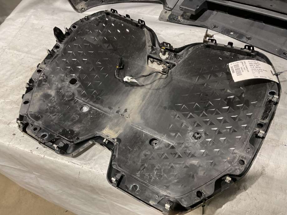 Grill til BMW iX 2021-->> (I20) (I20) (BMW|51 11 5 A32 787|51 13 9 464 477|)