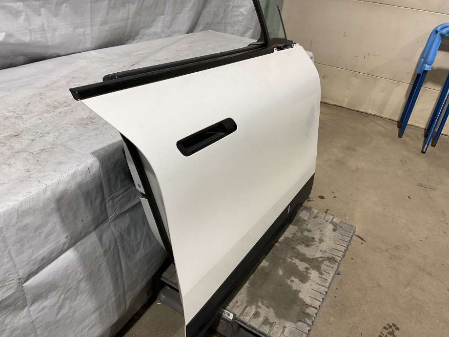 Dør høyre foran til BMW iX 2021-->> (I20) (I20) (BMW|41 00 9 880 292|)