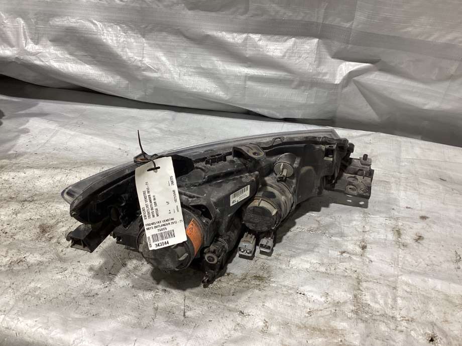 Frontlykt venstre halogen til Mitsubishi Outlander 2012-2015 (Type III, Fase 1) (MITSUBISHI|8301C203|)