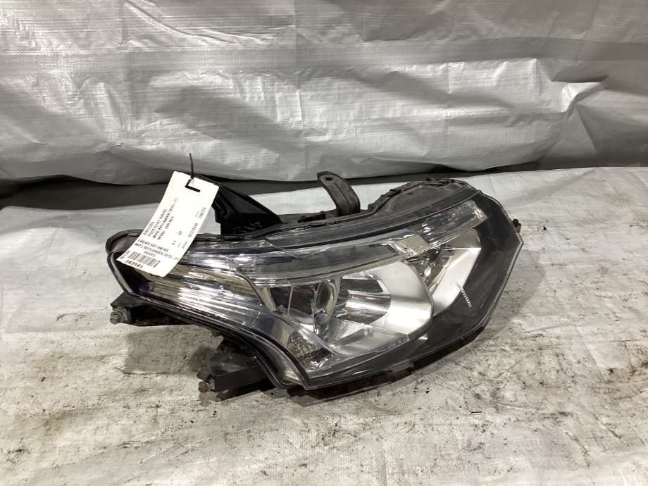 Frontlykt høyre halogen til Mitsubishi Outlander, 2012-2015 (Type III, Fase 1) (MITSUBISHI|8301C204)