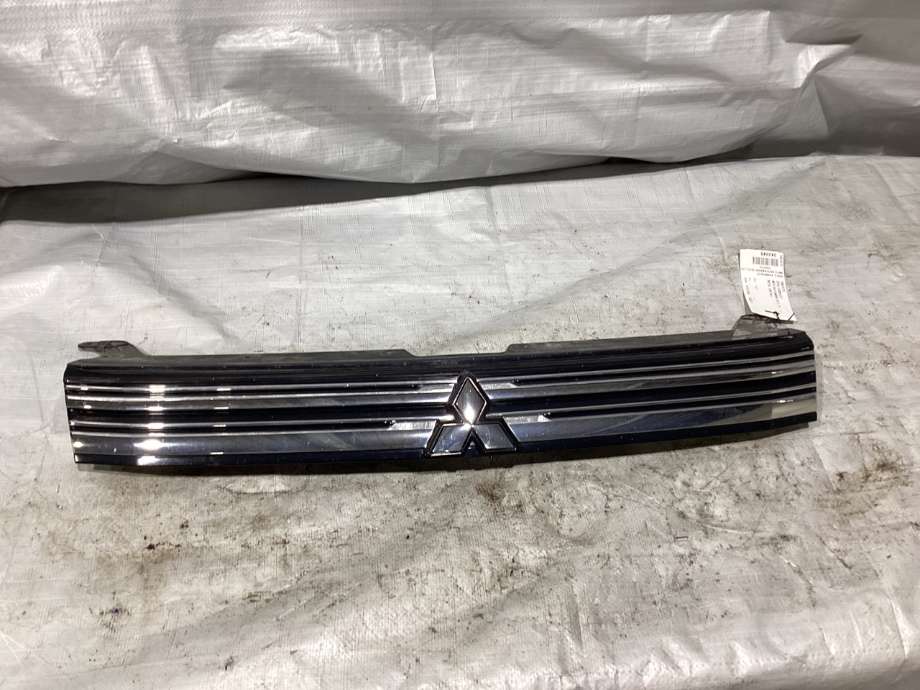 Grill til Mitsubishi Outlander, 2012-2015 (Type III, Fase 1) (MITSUBISHI|6402A319)