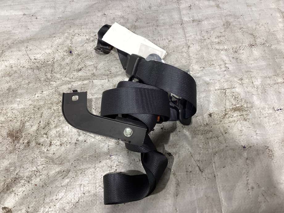 Sikkerhetsbelte bak midtre til Mitsubishi Outlander 2012-2015 (Type III, Fase 1) (MITSUBISHI|7000D530XA|)