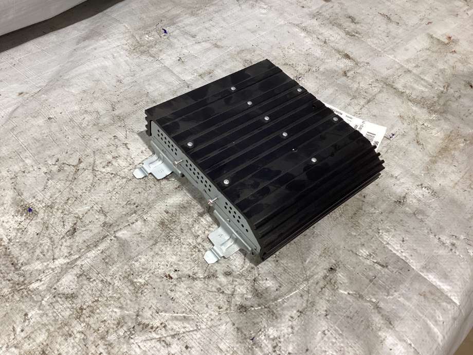 Bilstereo forsterker til Mitsubishi Outlander 2012-2015 (Type III, Fase 1) (MITSUBISHI|8701A565|)