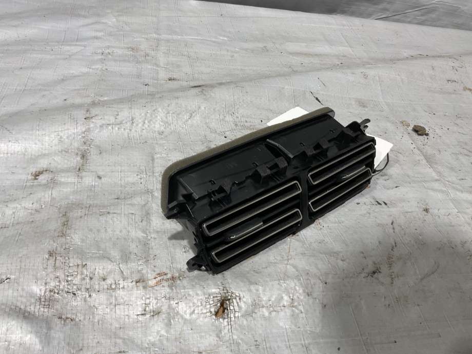 Dashbord friskluftdyse til BYD Tang 2020-->> (BYD|STHA-5305910|)