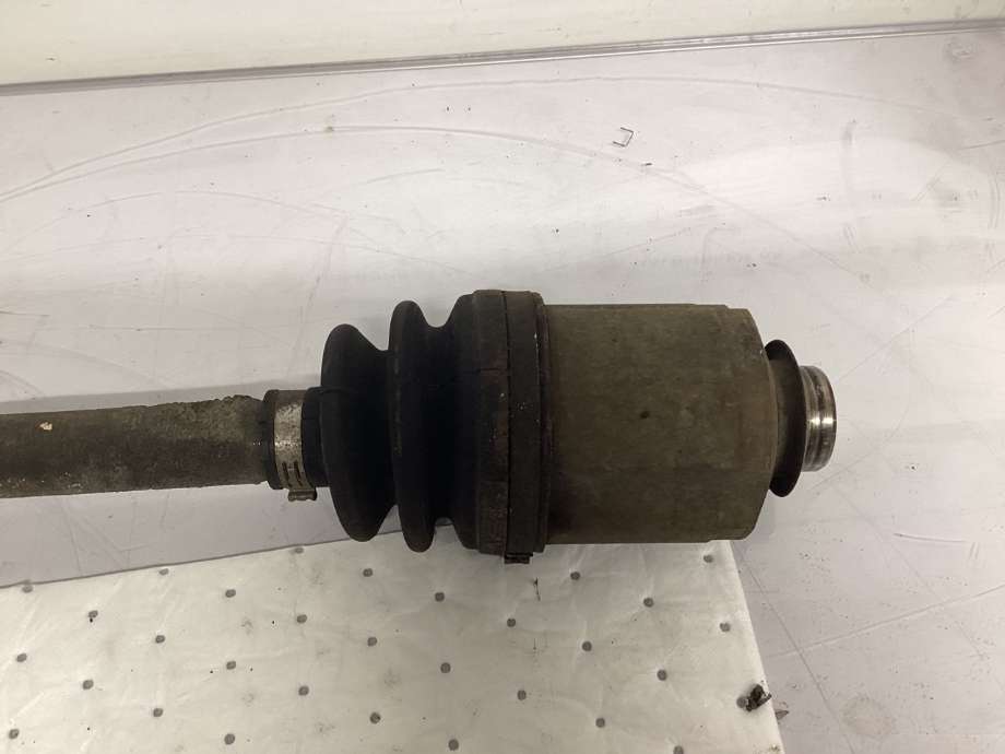 Drivaksel høyre foran til Hyundai Ix55 2010-2011  (HYUNDAI|49560 3J120|)
