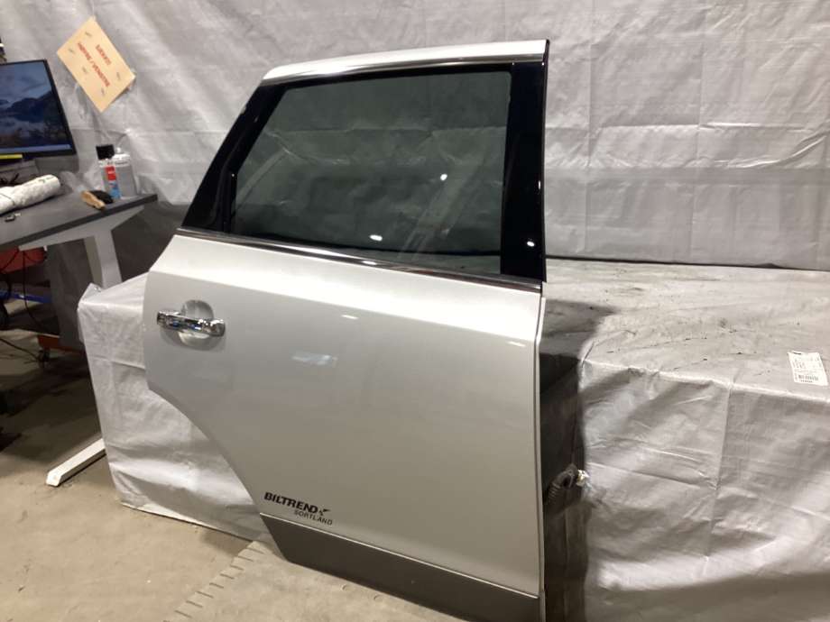Dør høyre bak til Hyundai Ix55 2010-2011 (HYUNDAI|77004 3J010|)